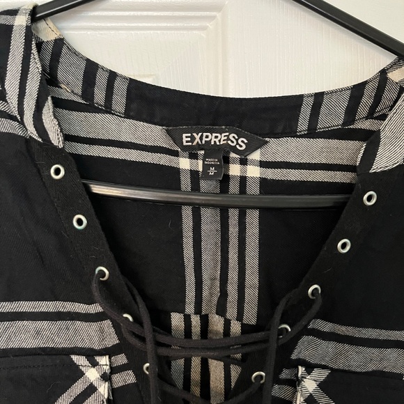 Express black and white lace front top medium - Picture 2 of 2